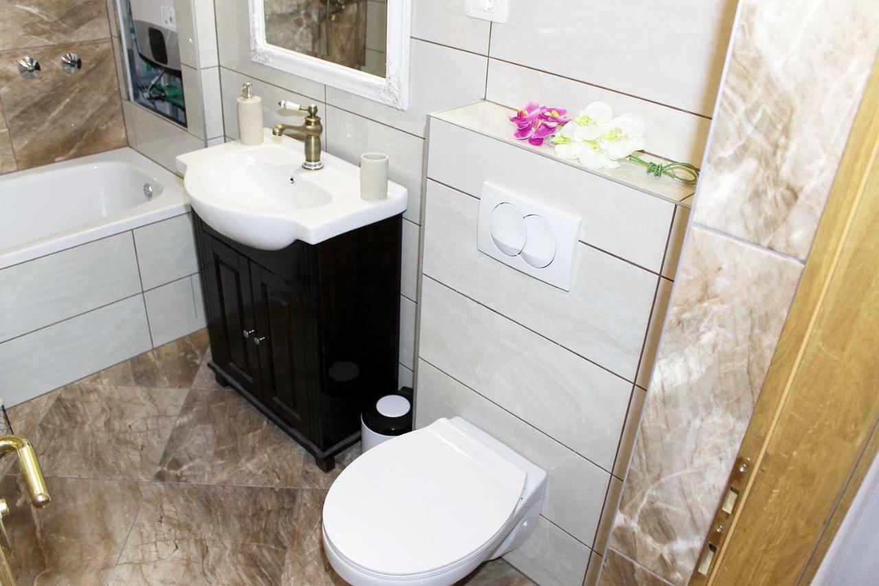 Apartments D&N Віс Екстер'єр фото
