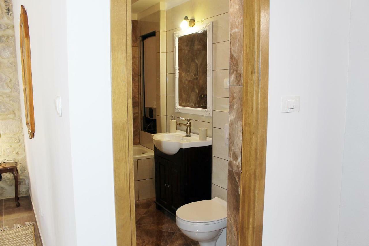 Apartments D&N Віс Екстер'єр фото